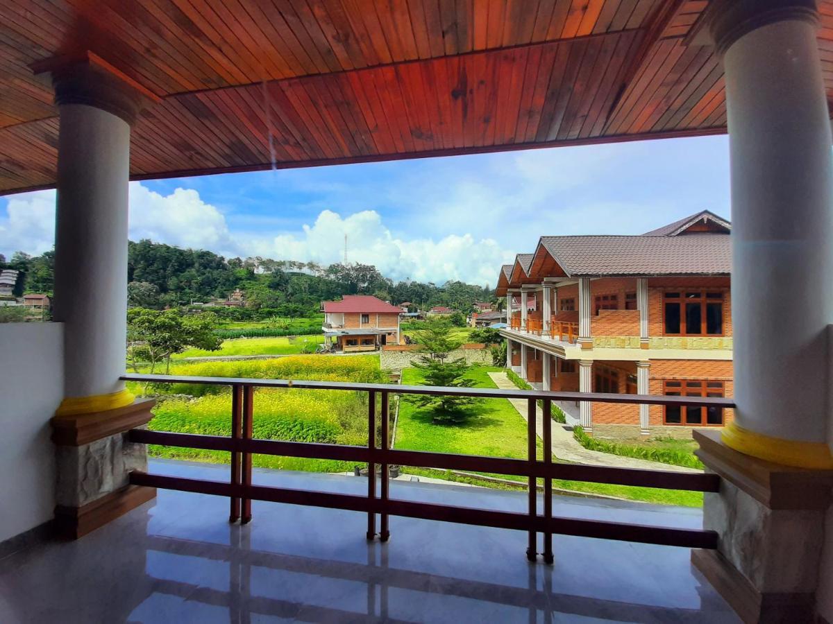 Juma Cottages Tuk Tuk Exterior photo