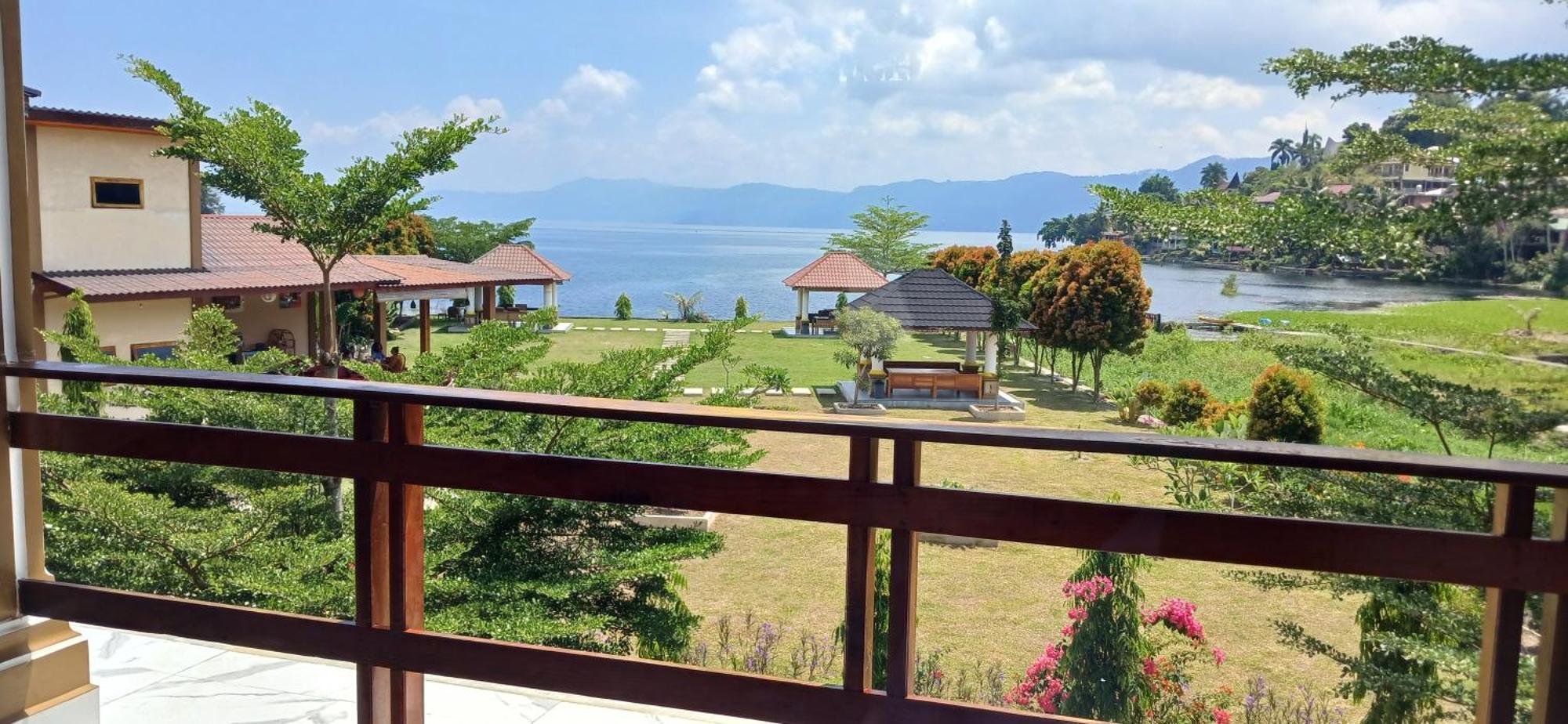 Juma Cottages Tuk Tuk Exterior photo