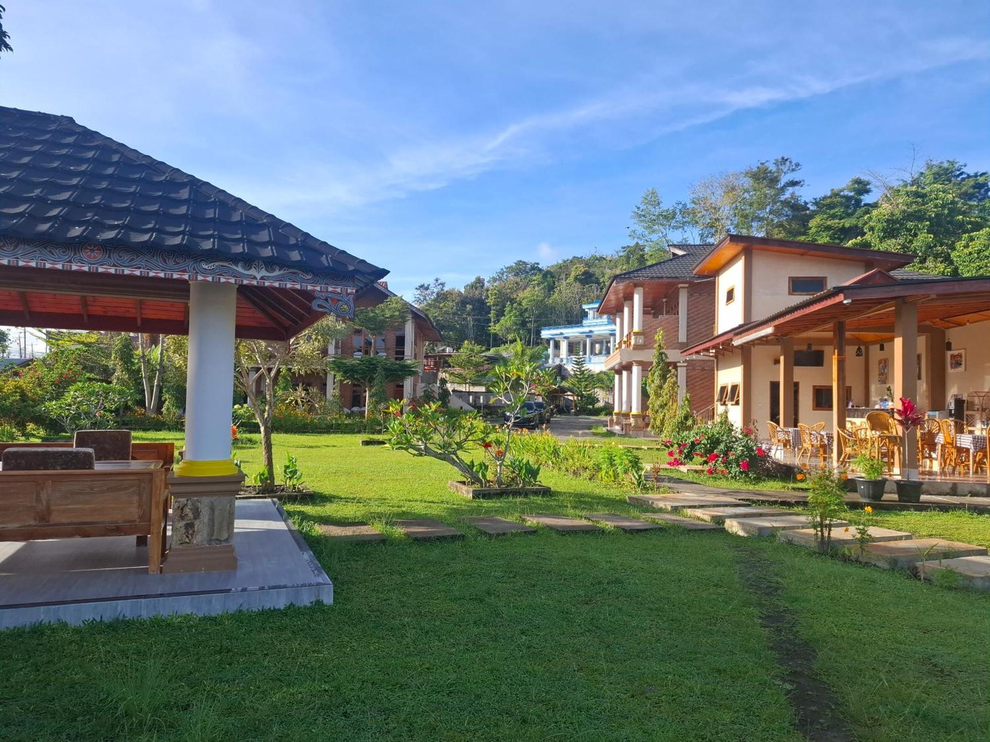 Juma Cottages Tuk Tuk Exterior photo
