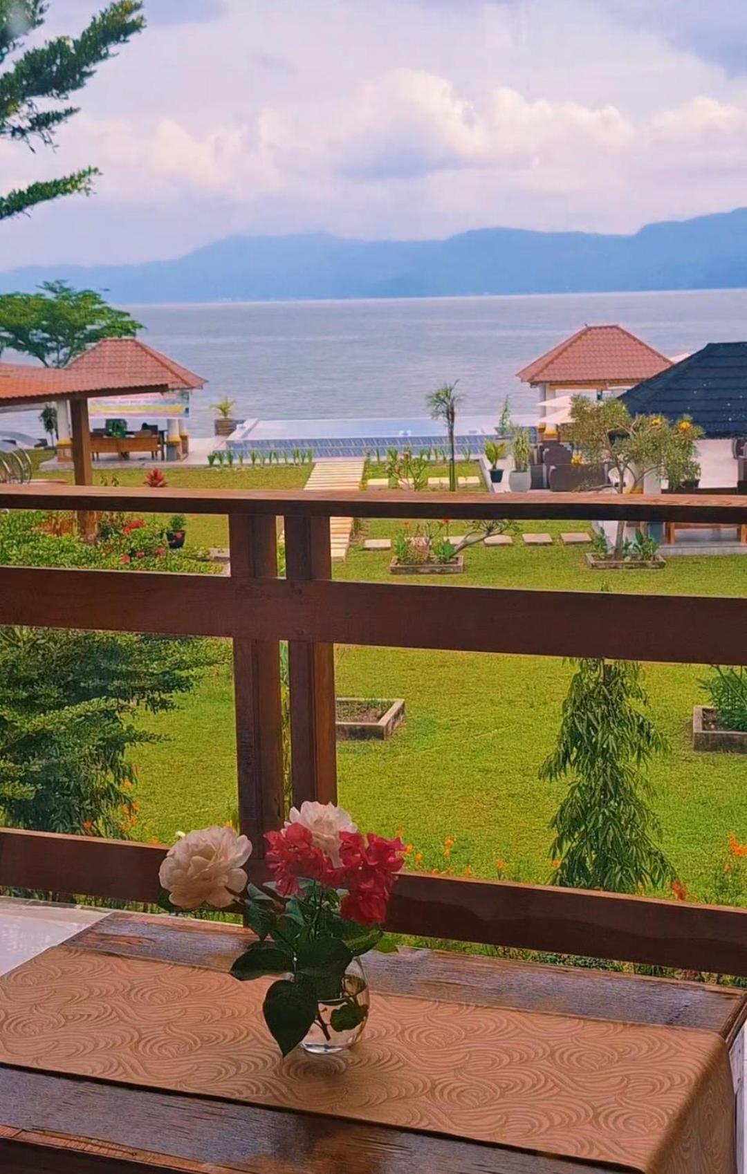 Juma Cottages Tuk Tuk Exterior photo